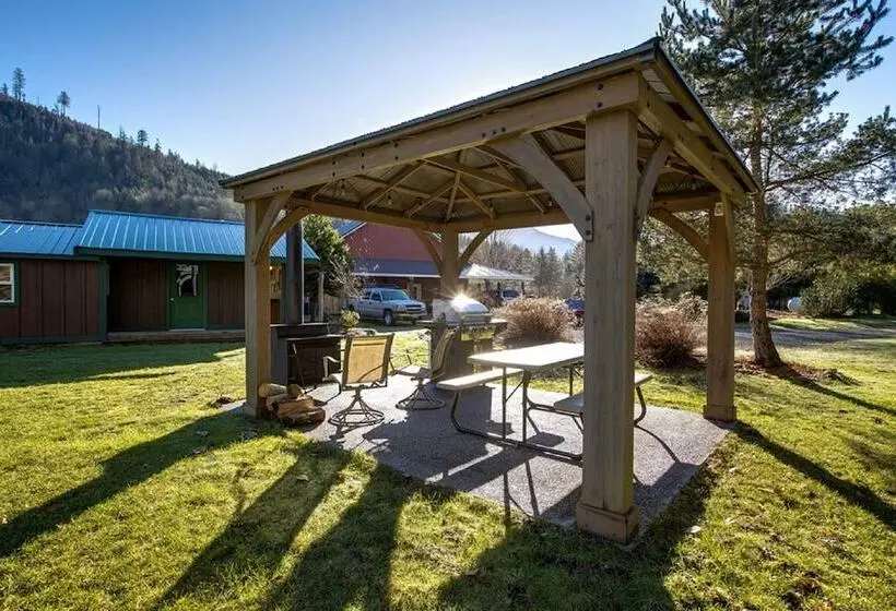 71mf  Rustic   Pets Ok   Sleeps 4