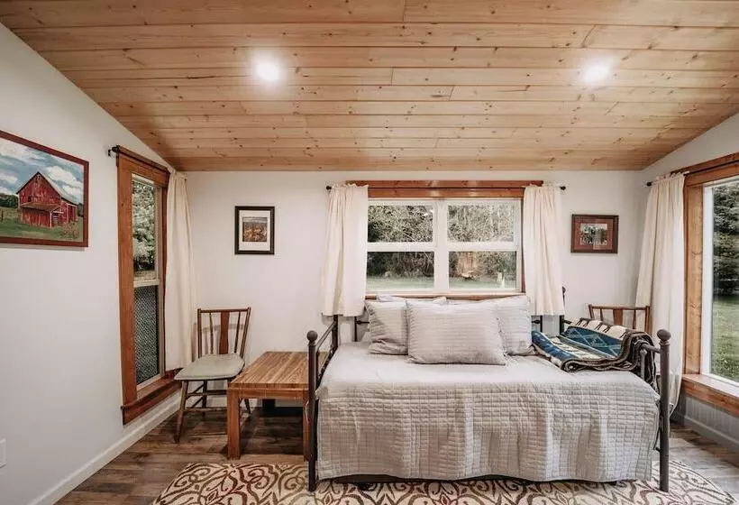 71mf  Rustic   Pets Ok   Sleeps 4
