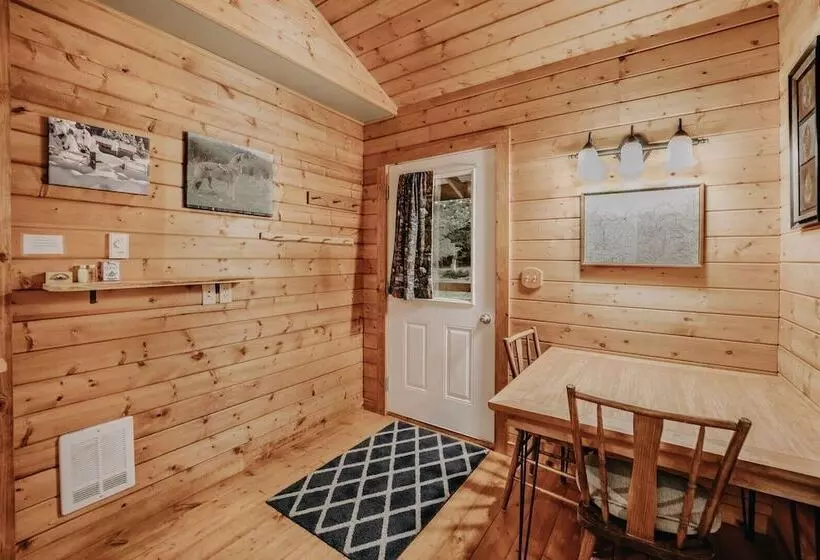 71mf  Rustic   Pets Ok   Sleeps 4