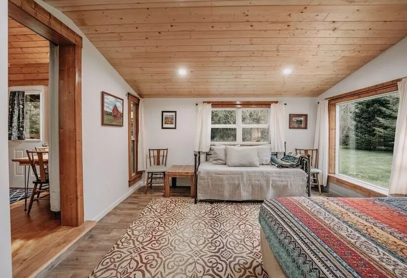 71mf  Rustic   Pets Ok   Sleeps 4
