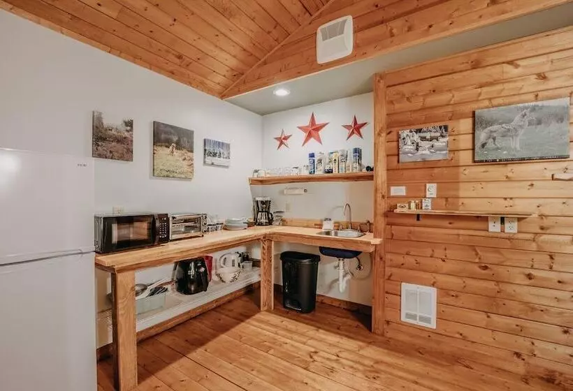 71mf  Rustic   Pets Ok   Sleeps 4