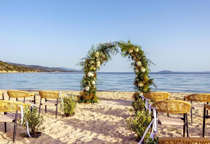 Ammoa Luxury Hotel & Spa Resort