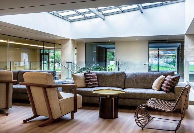 Ammoa Luxury Hotel & Spa Resort