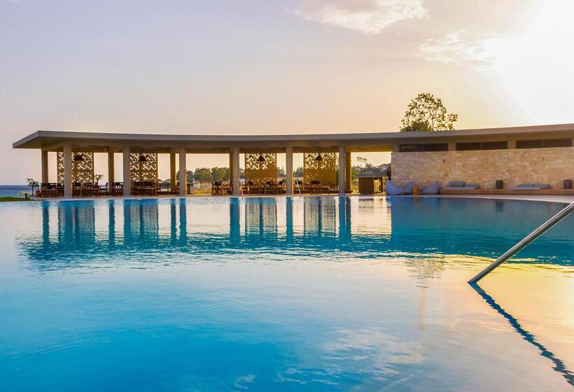 Ammoa Luxury Hotel & Spa Resort