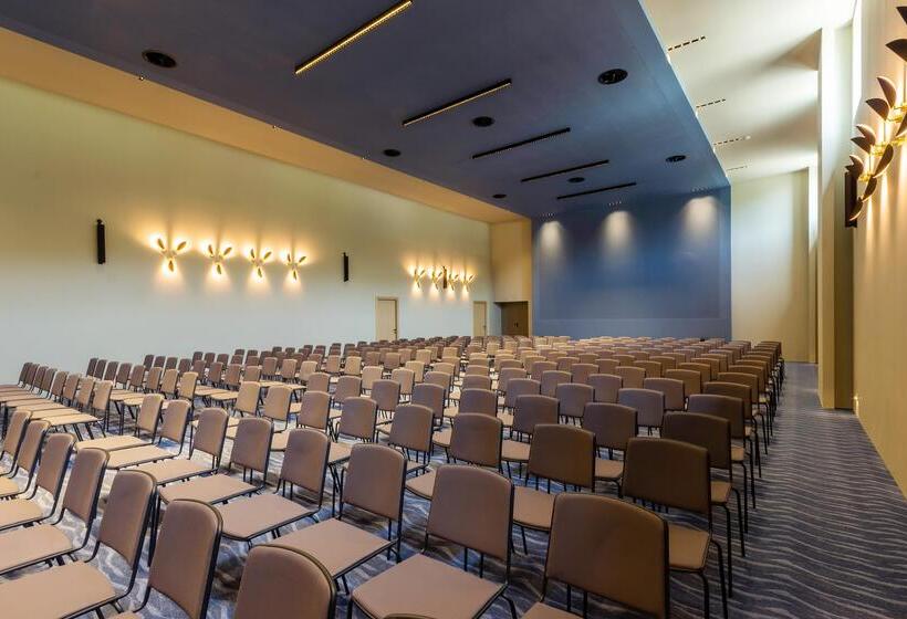 Ammoa Luxury Hotel & Spa Resort