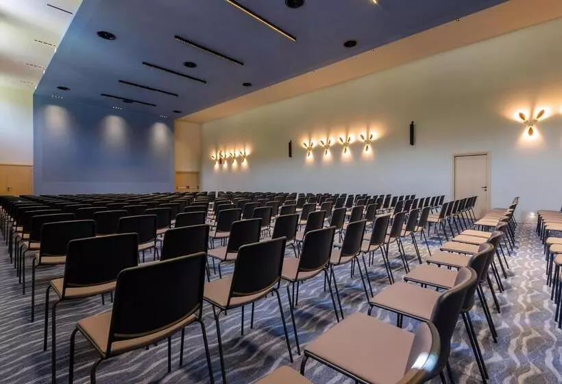 Ammoa Luxury Hotel & Spa Resort