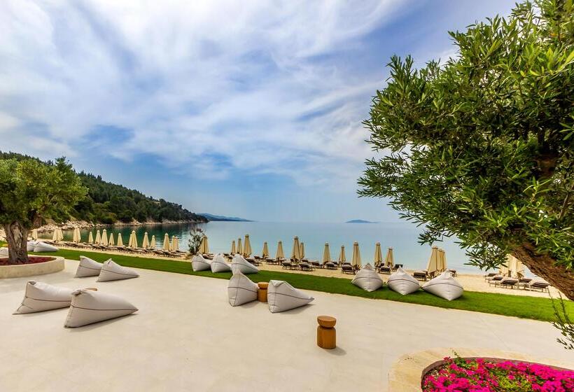 Ammoa Luxury Hotel & Spa Resort