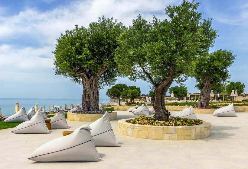 Ammoa Luxury Hotel & Spa Resort