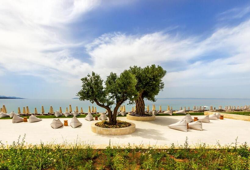 Ammoa Luxury Hotel & Spa Resort