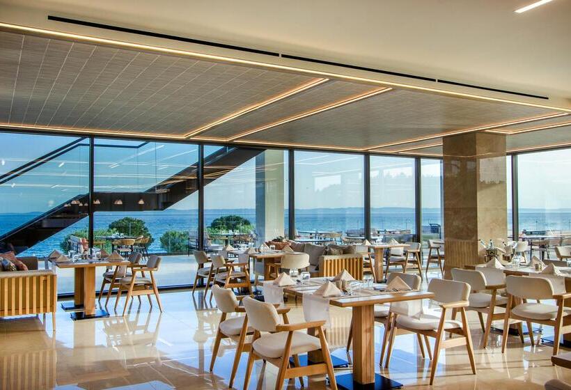 Ammoa Luxury Hotel & Spa Resort