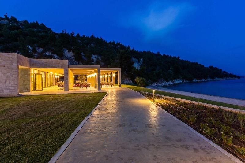 Ammoa Luxury Hotel & Spa Resort