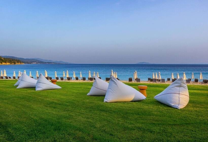 Ammoa Luxury Hotel & Spa Resort