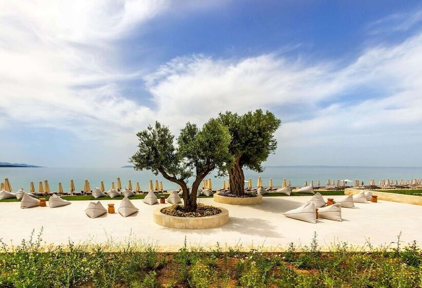 Ammoa Luxury Hotel & Spa Resort