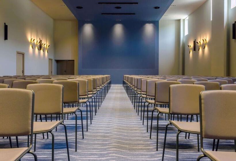 Ammoa Luxury Hotel & Spa Resort