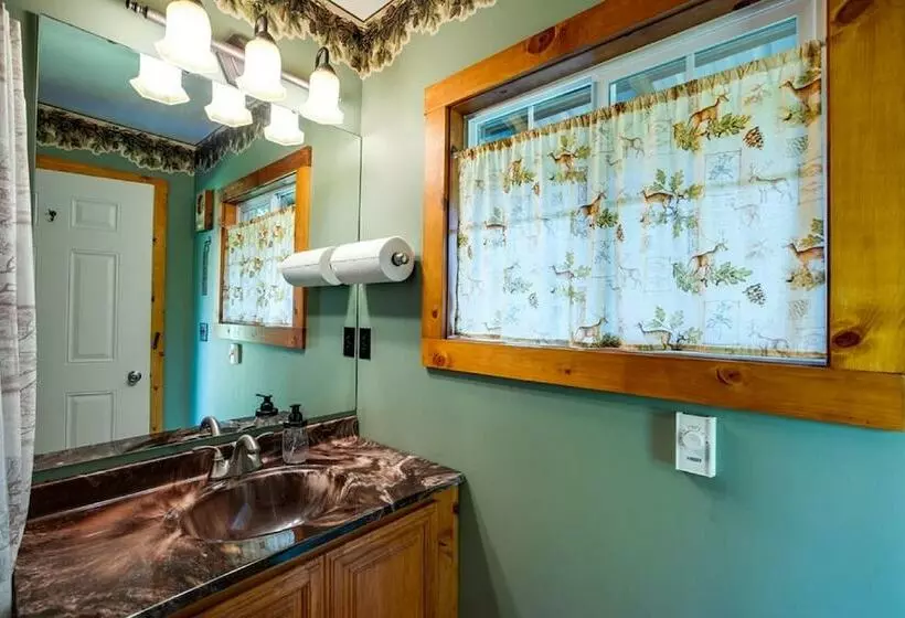 71mf  Rustic   Pets Ok   Sleeps 4