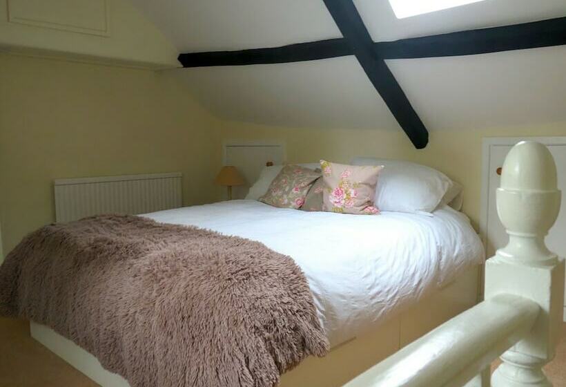 Charming Cottage In The Heart Of Sherborne