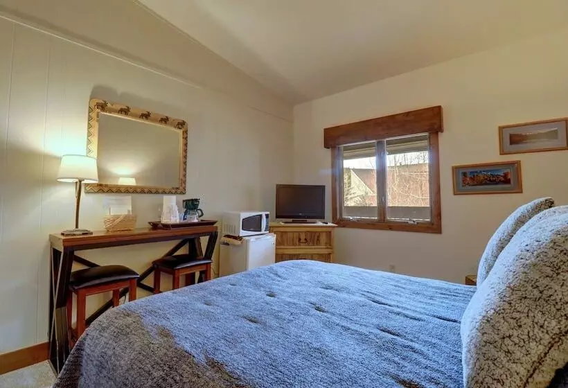 Heated Pool Ski In Walk Out Perfect Hotel Room   Cv210a By Redawning