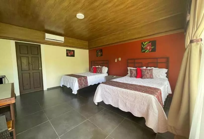 هتل Campos Arenal