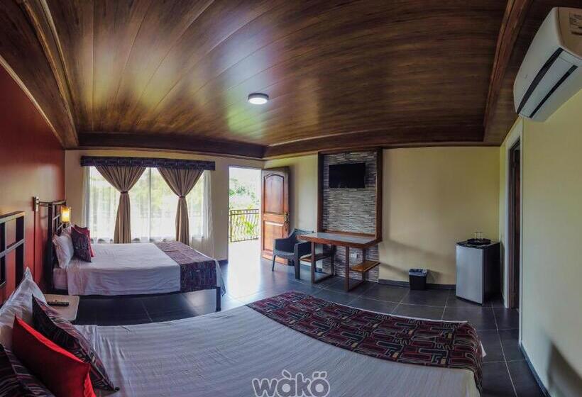 هتل Campos Arenal