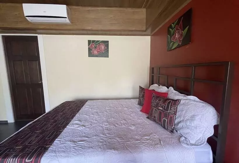 هتل Campos Arenal