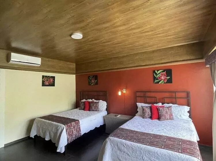 هتل Campos Arenal