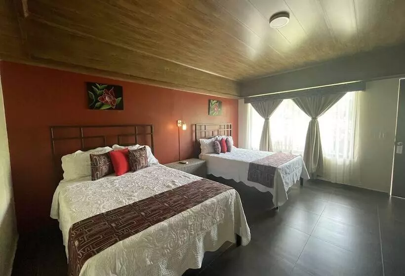 هتل Campos Arenal