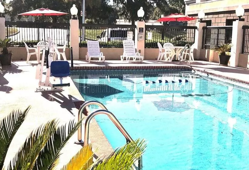 Hotelli Comfort Inn Darien  North Brunswick