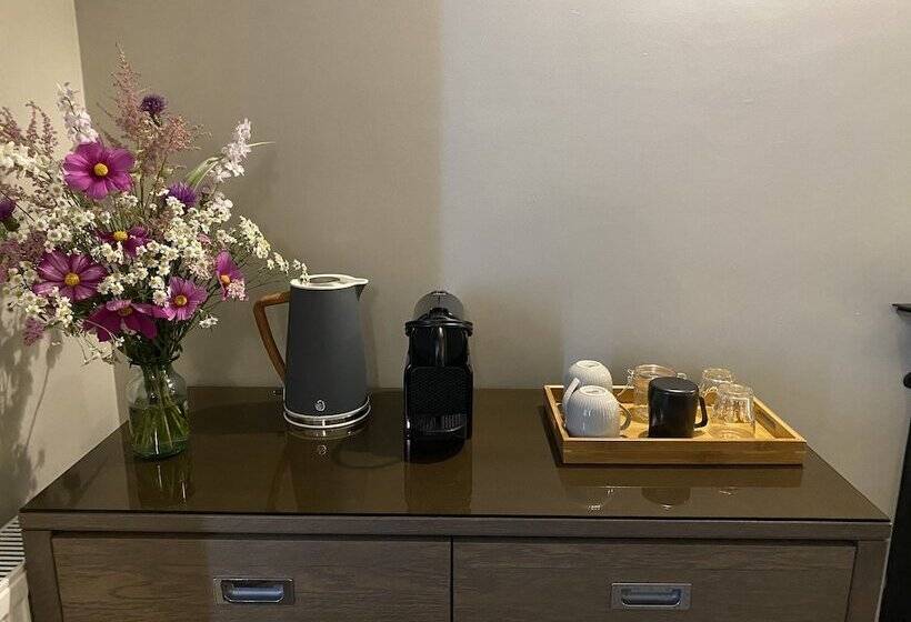 בית מלון כפרי House Of Juniper The Manse