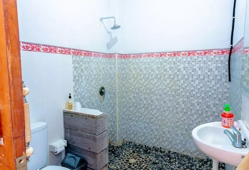پانسیون Putu Homestay