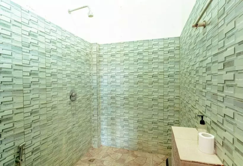 پانسیون Putu Homestay