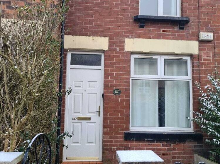 レジデンス Lovely 2 Bed House In Bolton Greater Manchester