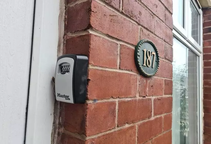 レジデンス Lovely 2 Bed House In Bolton Greater Manchester