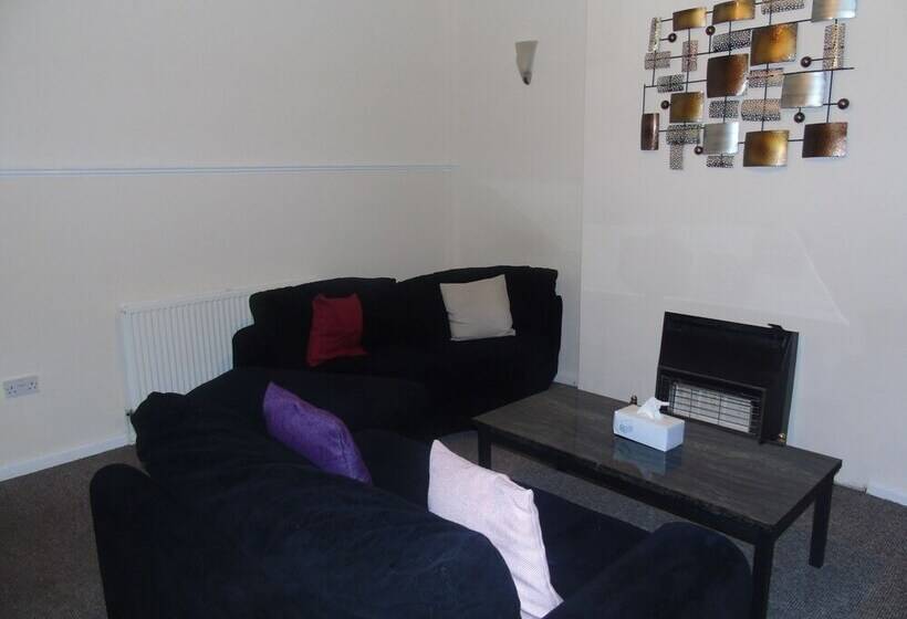 レジデンス Lovely 2 Bed House In Bolton Greater Manchester
