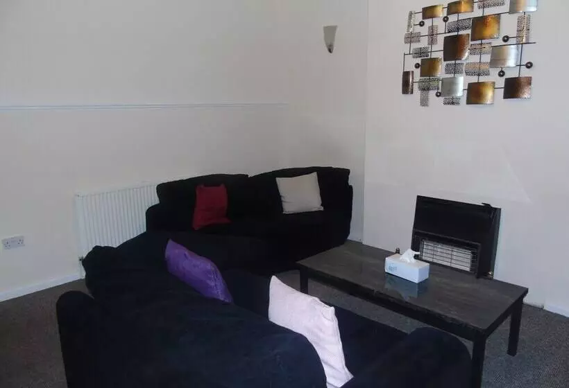 レジデンス Lovely 2 Bed House In Bolton Greater Manchester