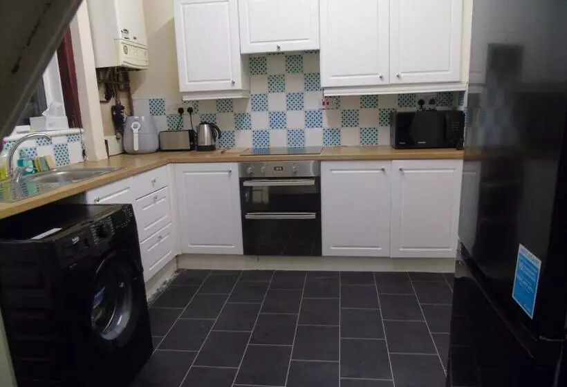 レジデンス Lovely 2 Bed House In Bolton Greater Manchester