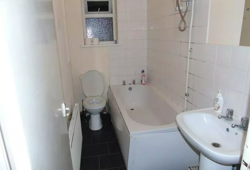 レジデンス Lovely 2 Bed House In Bolton Greater Manchester
