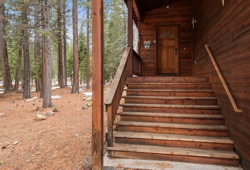Truckee Pines Retreat Game Room & Forest Views