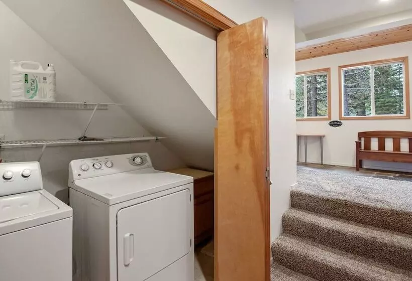 Truckee Pines Retreat Game Room & Forest Views