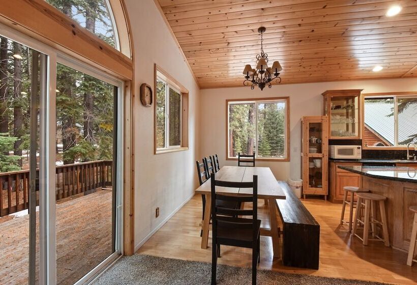 Truckee Pines Retreat Game Room & Forest Views
