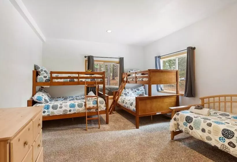 Truckee Pines Retreat Game Room & Forest Views