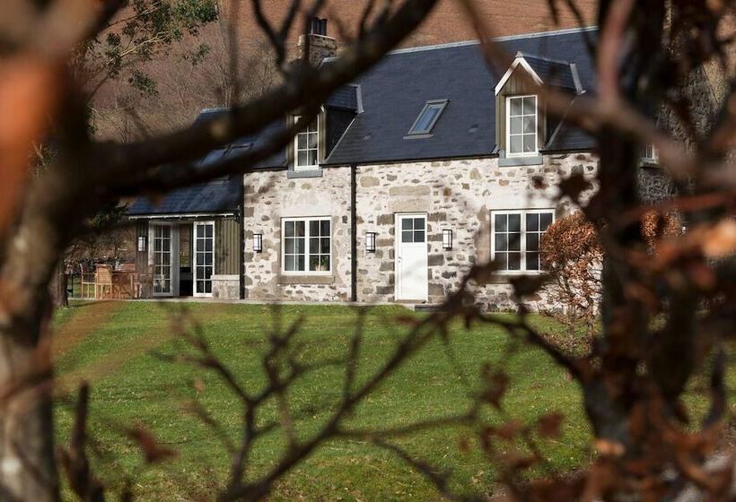 Dalveich Cottage W/hot Tub & Stunning Views