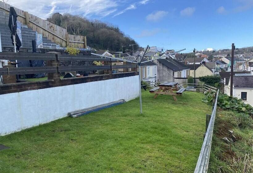 Fishermans Cottage With Stunning Sea Views