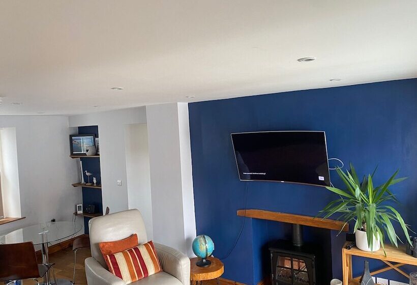 Fishermans Cottage With Stunning Sea Views