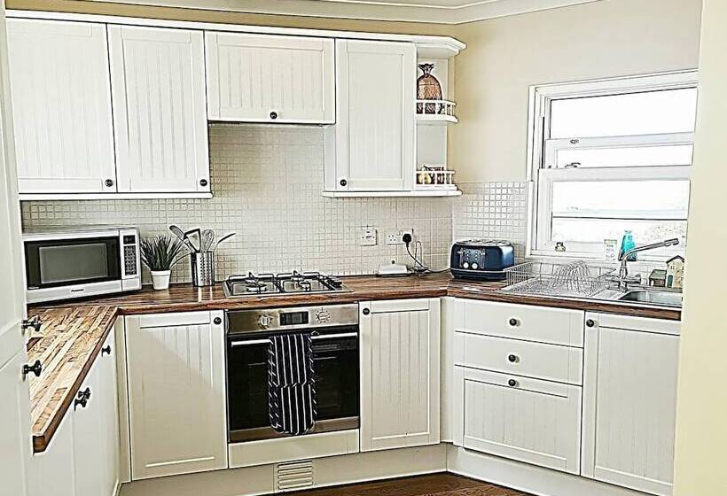 Fishermans Cottage With Stunning Sea Views