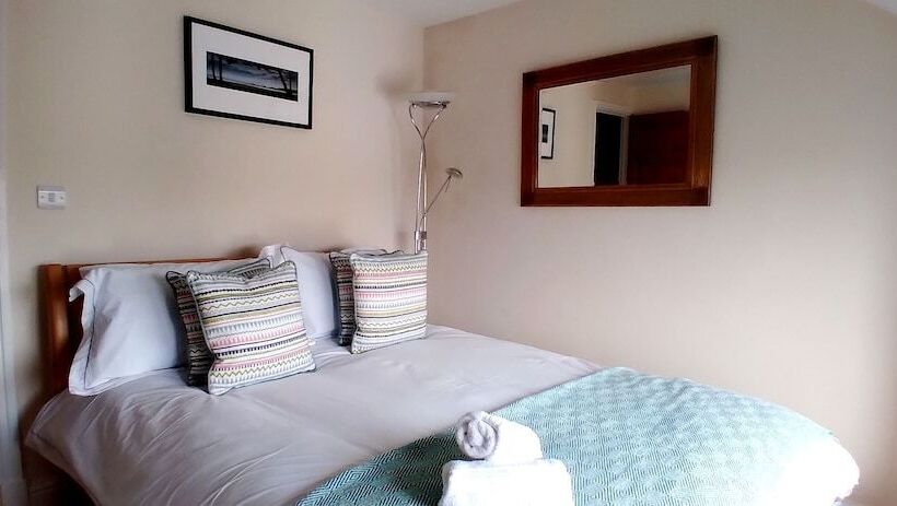 Fishermans Cottage With Stunning Sea Views