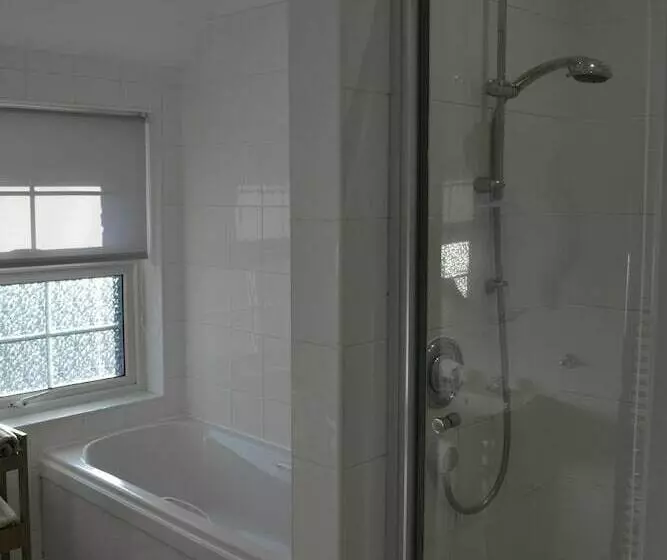 Frinton Escapes  The Cottage