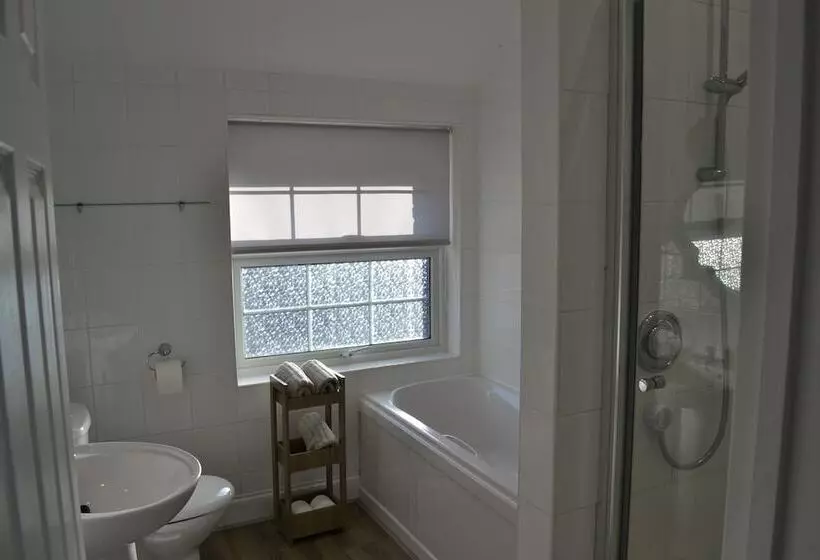 Frinton Escapes  The Cottage