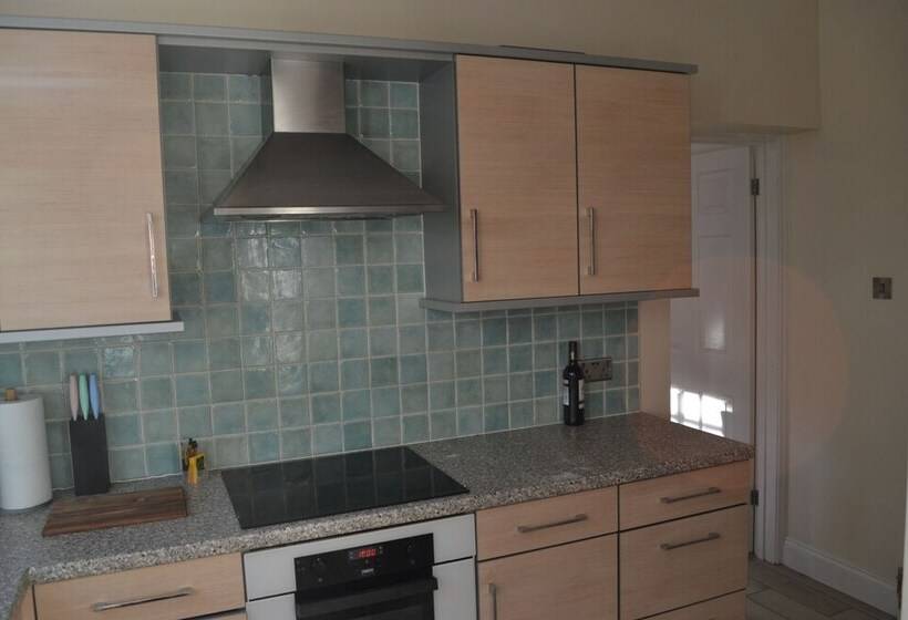 Frinton Escapes  The Cottage