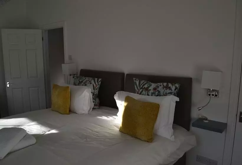 Frinton Escapes  The Cottage