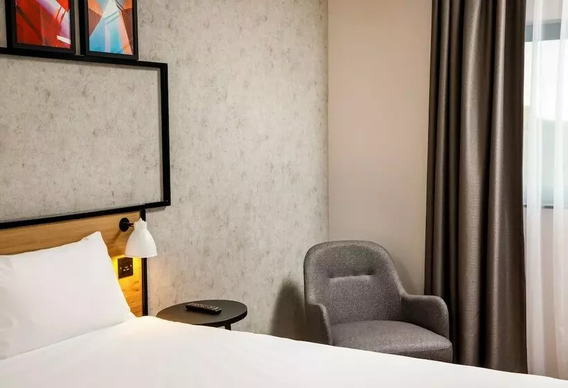 ホテル Ibis London Heathrow Terminal 5